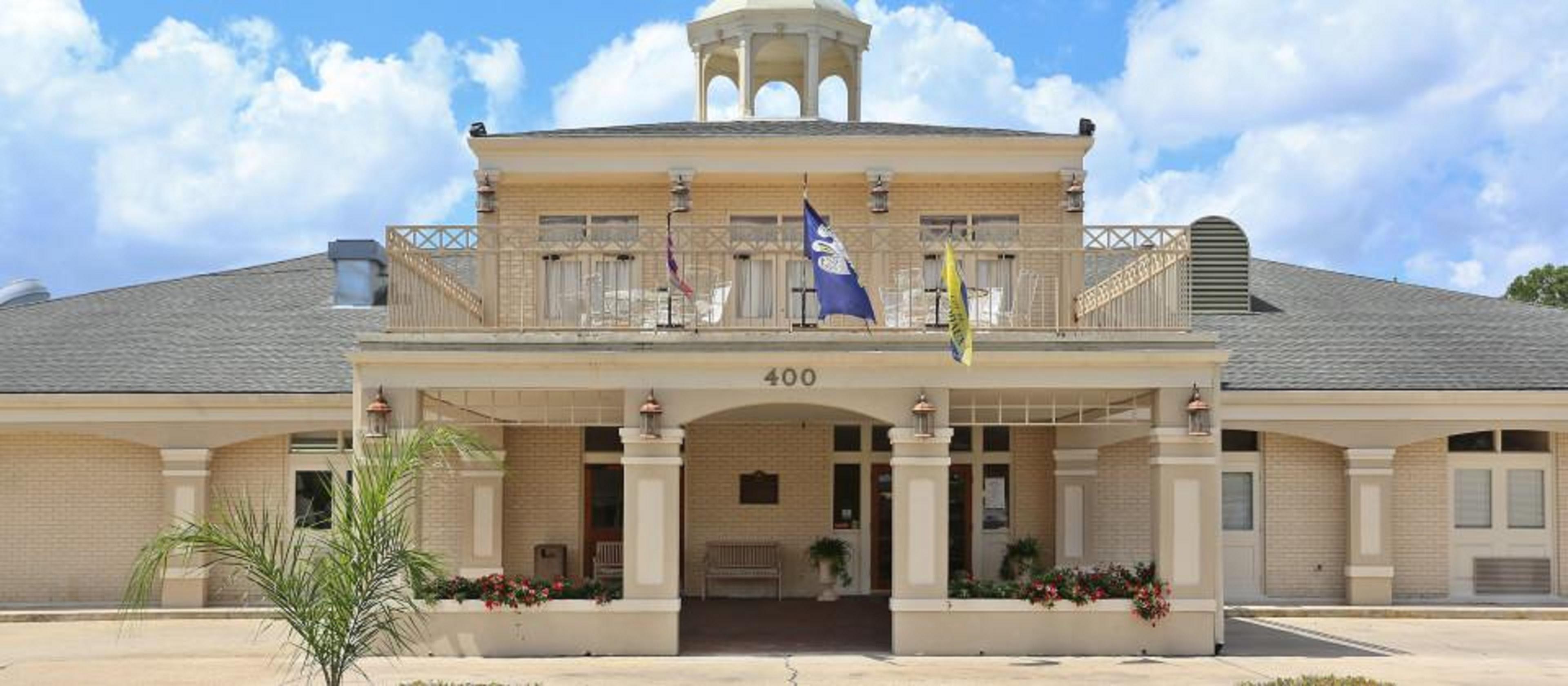 Carmel Inn And Suites Тибодо Екстериор снимка